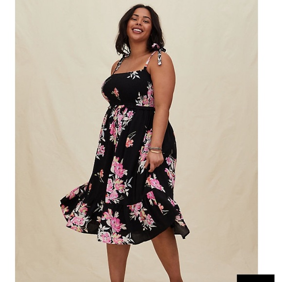 BLACK FLORAL CHALLIS TIE STRAP SMOCKED MIDI DRESS - Picture 2 of 6